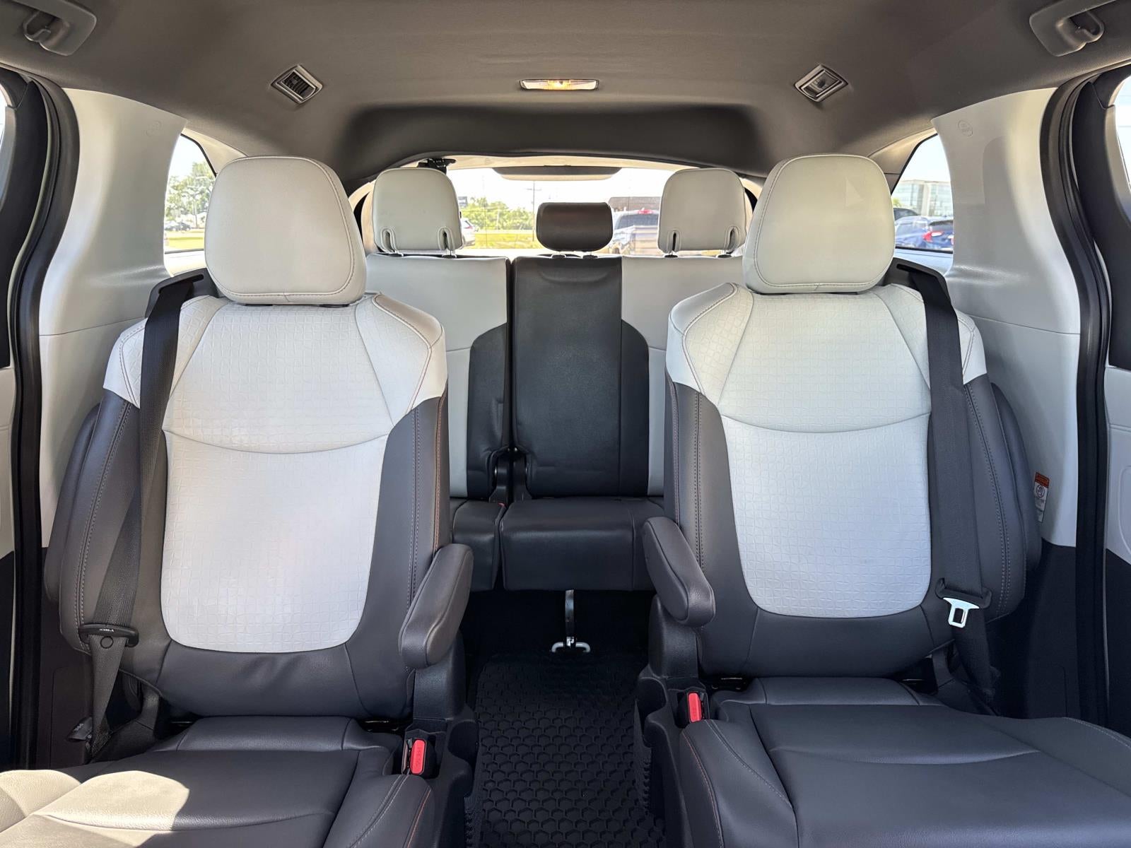 2022 Toyota Sienna XSE FWD 7-Passenger (Natl)