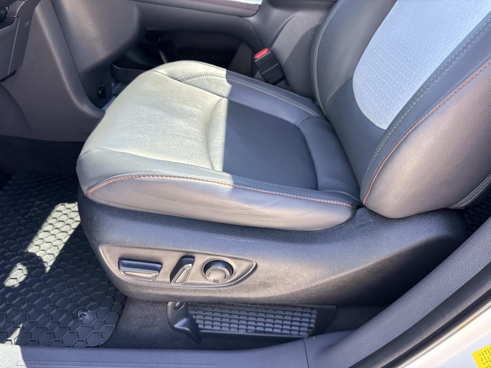 2022 Toyota Sienna XSE FWD 7-Passenger (Natl)