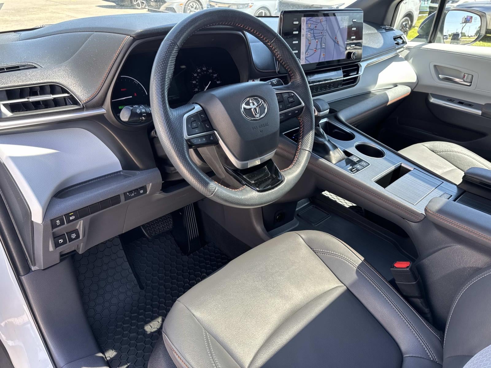 2022 Toyota Sienna XSE FWD 7-Passenger (Natl)