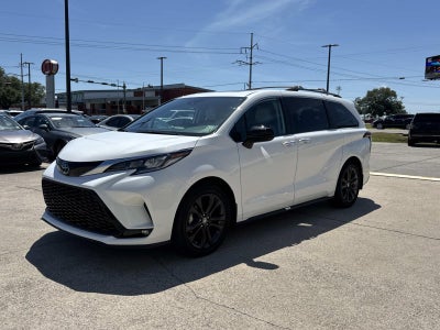 2022 Toyota Sienna XSE FWD 7-Passenger (Natl)