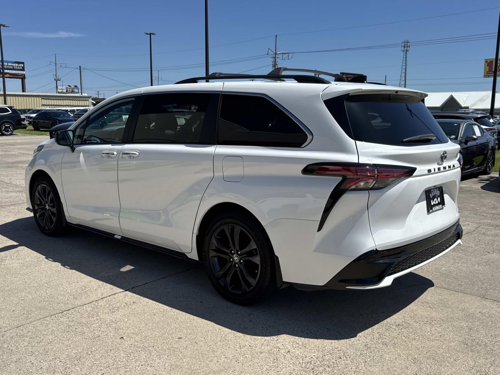 2022 Toyota Sienna XSE FWD 7-Passenger (Natl)