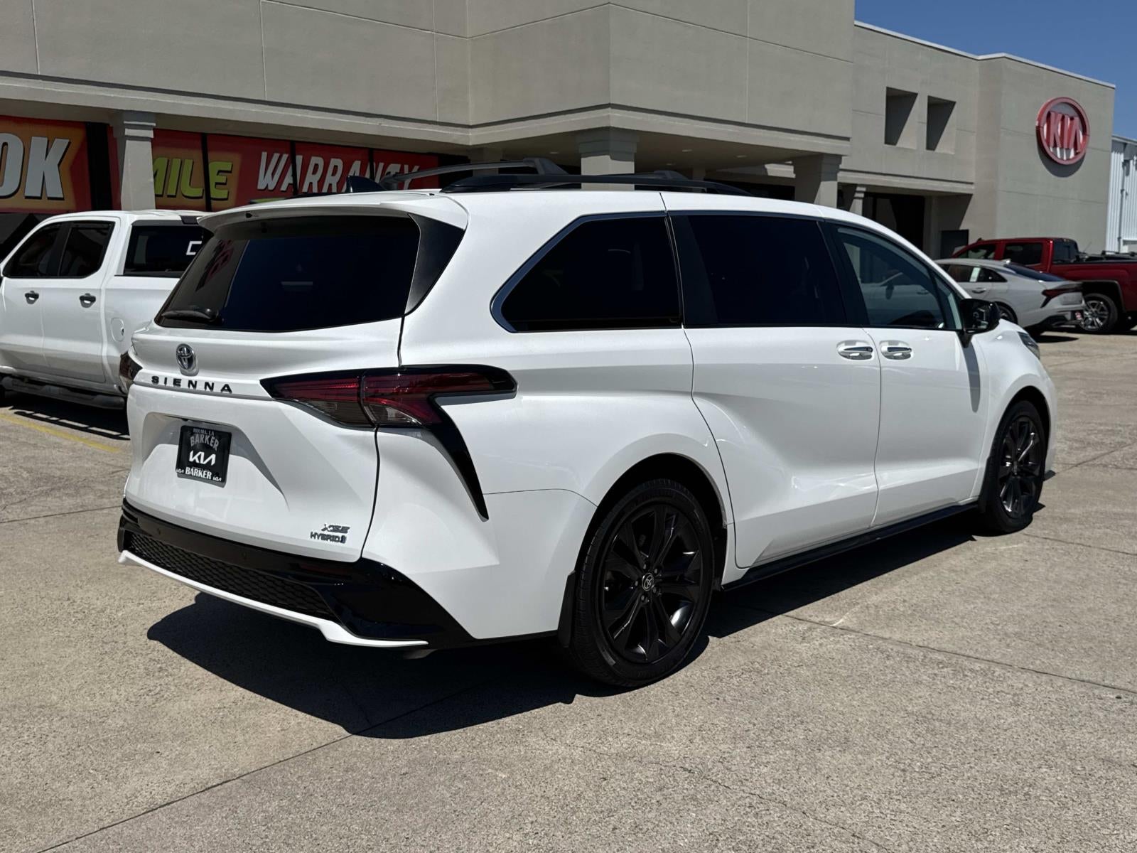 2022 Toyota Sienna XSE FWD 7-Passenger (Natl)