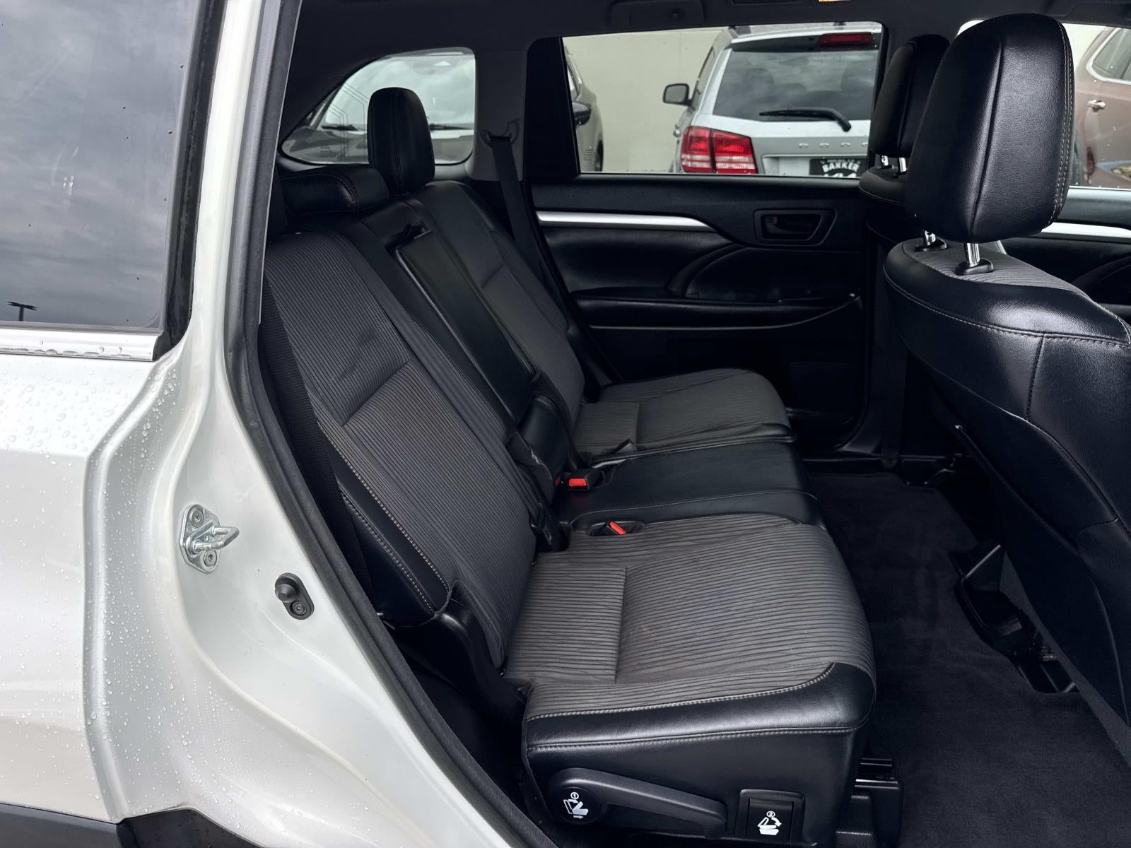 2017 Toyota Highlander LE V6 FWD (Natl)