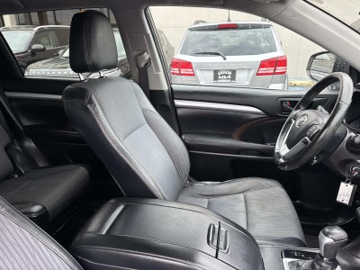 2017 Toyota Highlander LE V6 FWD (Natl)