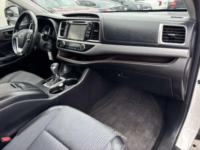 2017 Toyota Highlander LE V6 FWD (Natl)