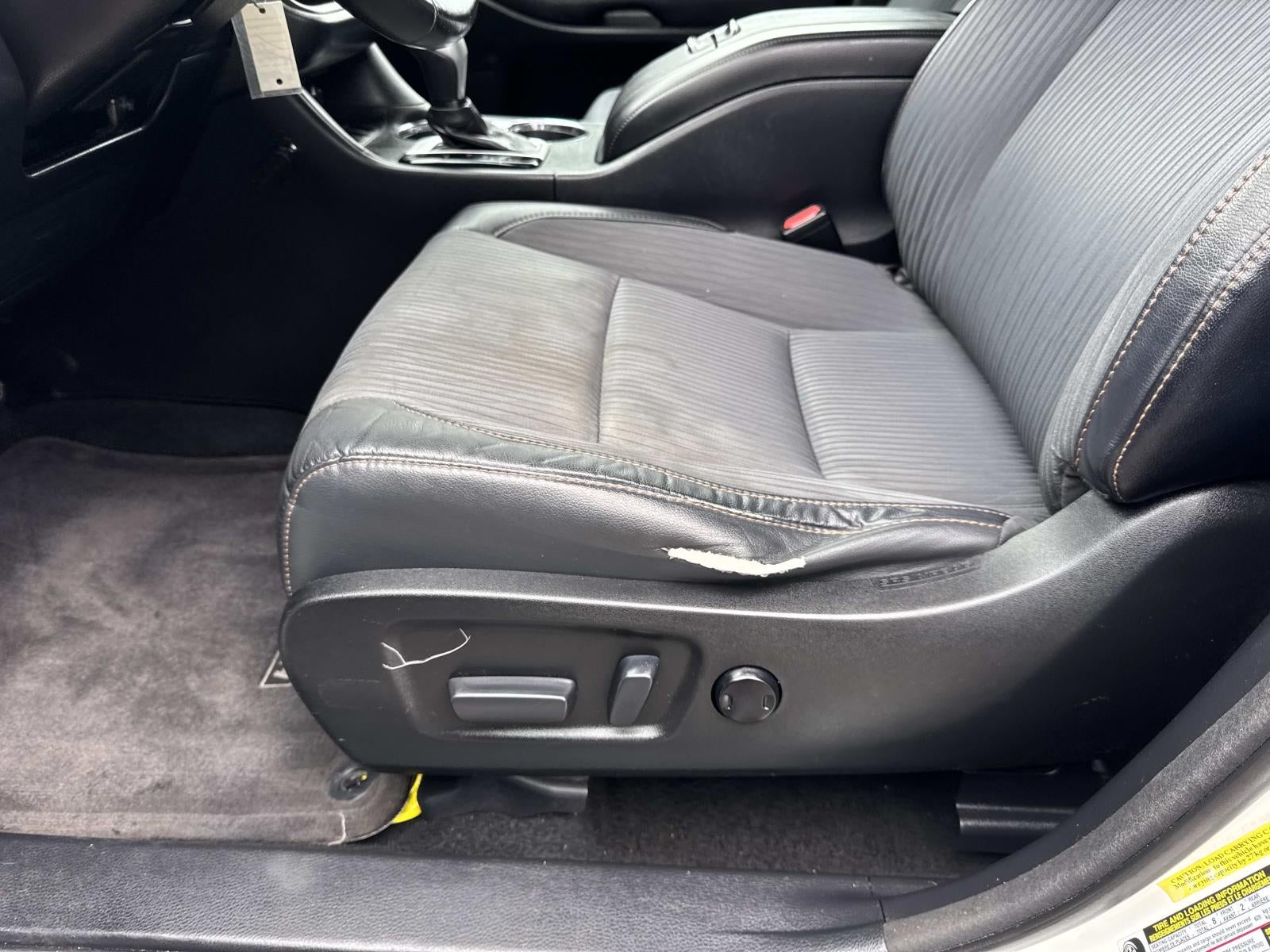 2017 Toyota Highlander LE V6 FWD (Natl)