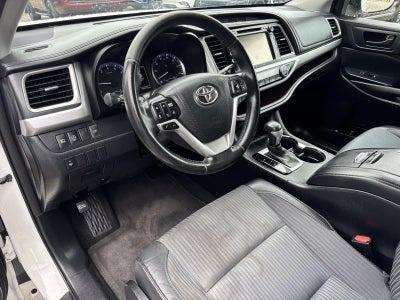 2017 Toyota Highlander LE V6 FWD (Natl)