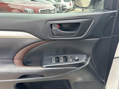 2017 Toyota Highlander LE V6 FWD (Natl)