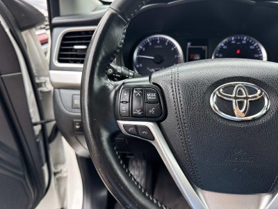 2017 Toyota Highlander LE V6 FWD (Natl)