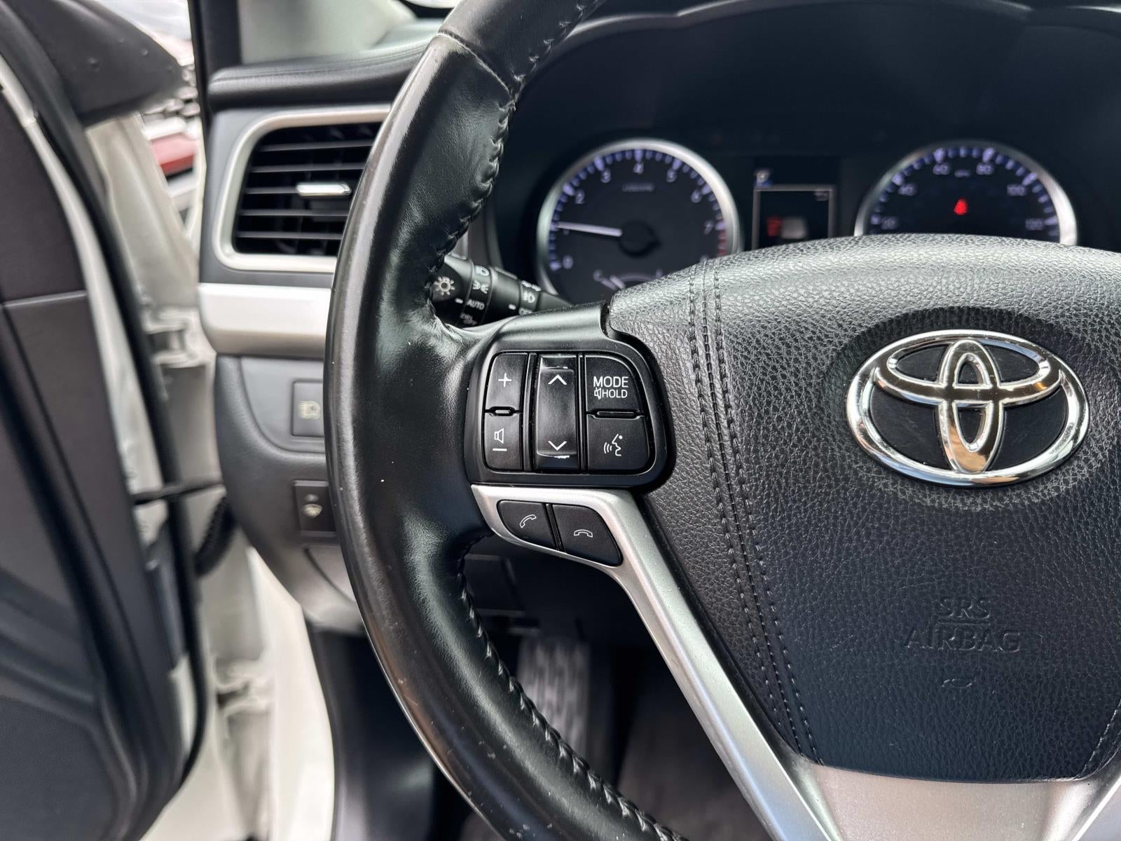 2017 Toyota Highlander LE V6 FWD (Natl)