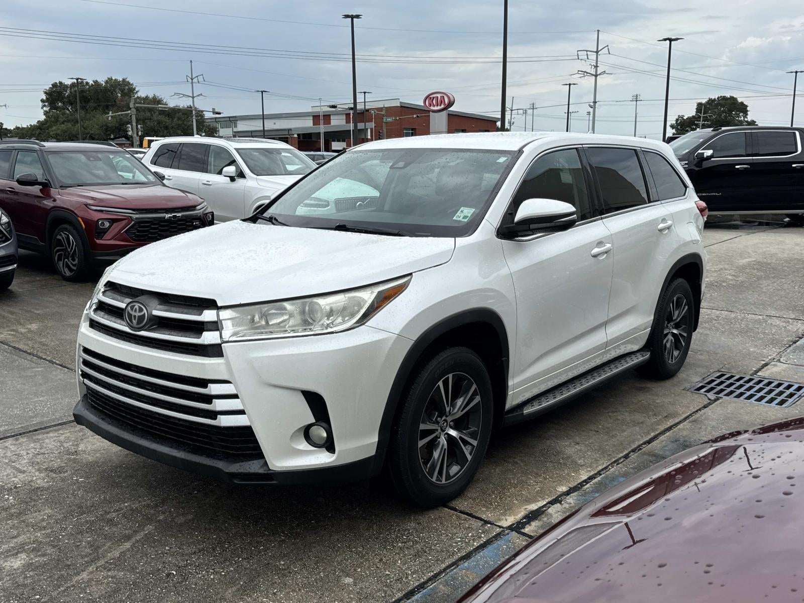 2017 Toyota Highlander LE V6 FWD (Natl)
