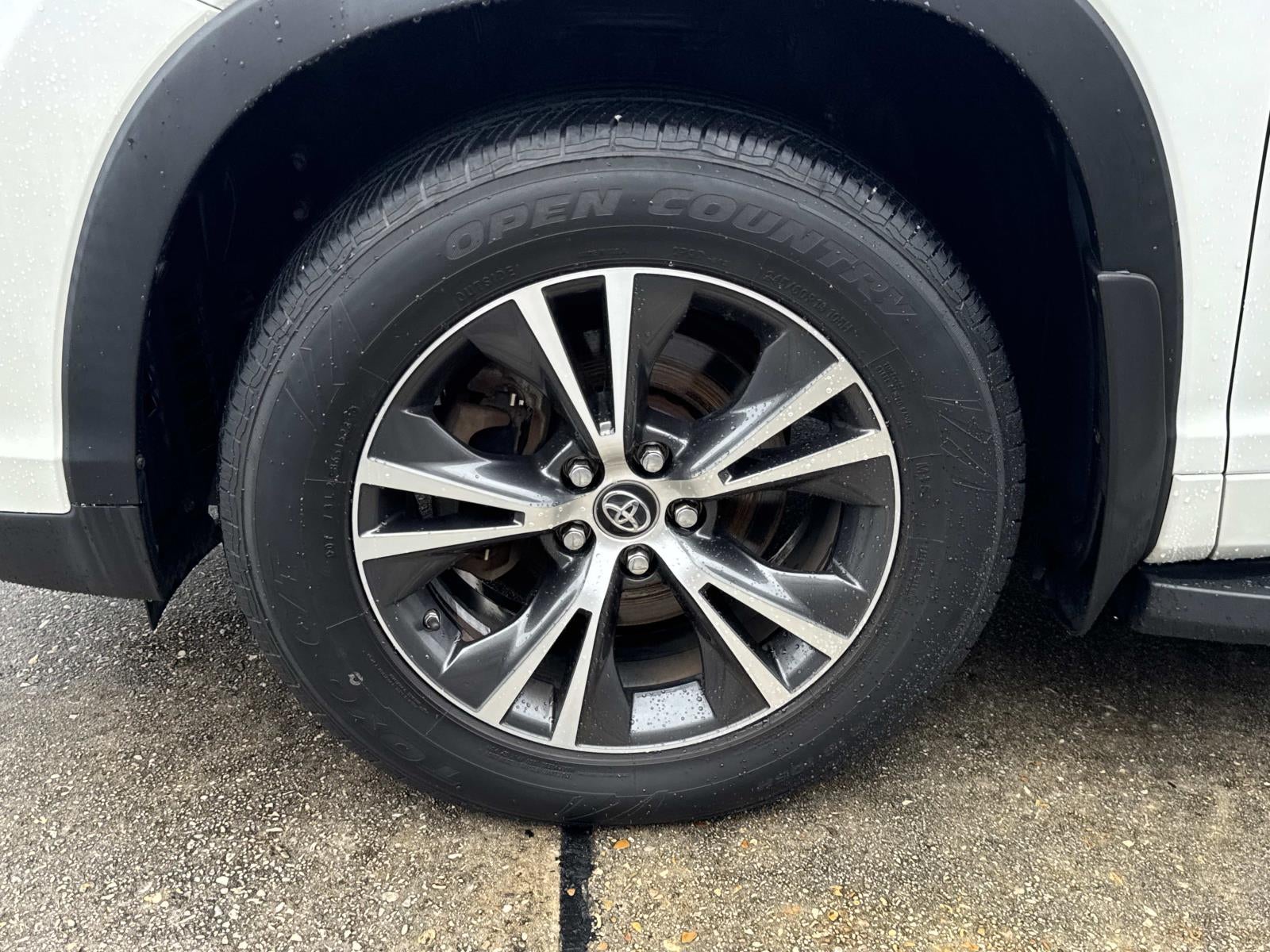 2017 Toyota Highlander LE V6 FWD (Natl)