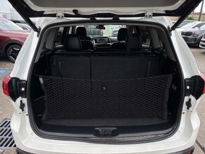 2017 Toyota Highlander LE V6 FWD (Natl)