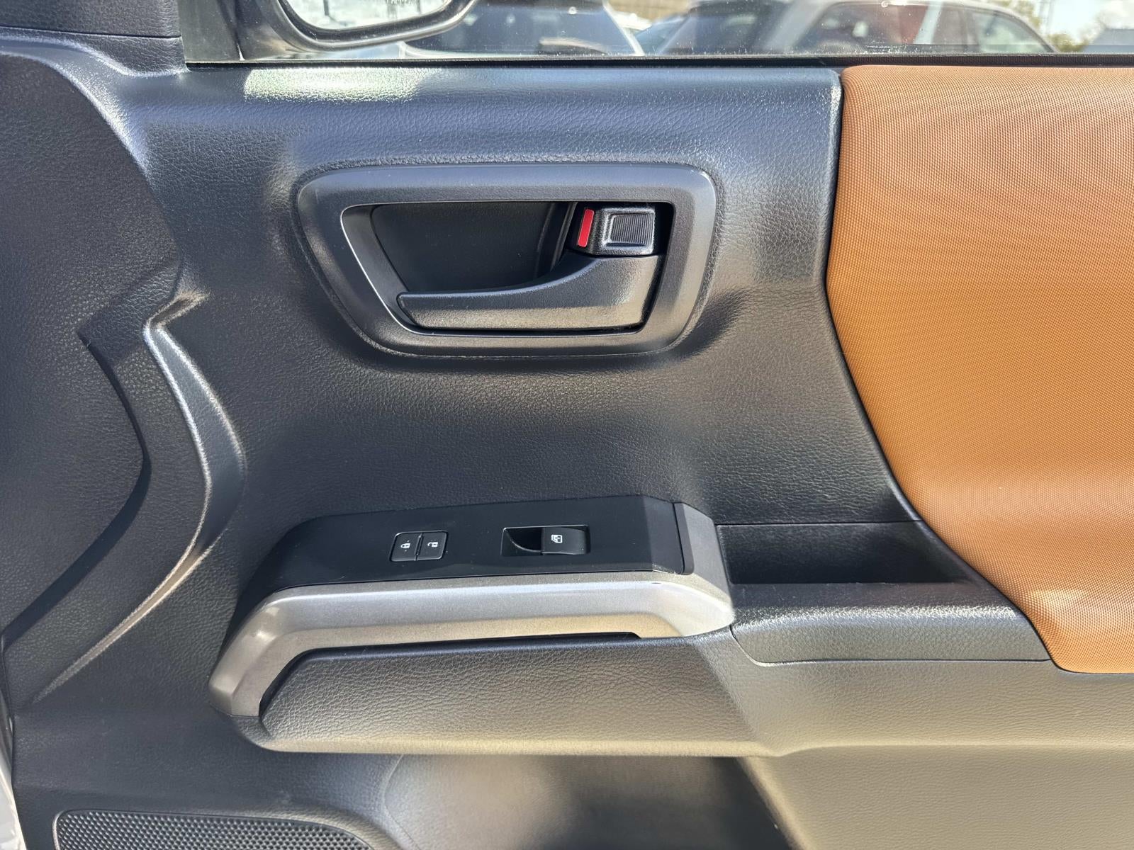 2020 Toyota Tacoma 2WD SR5 Double Cab 5' Bed V6 AT (Natl)