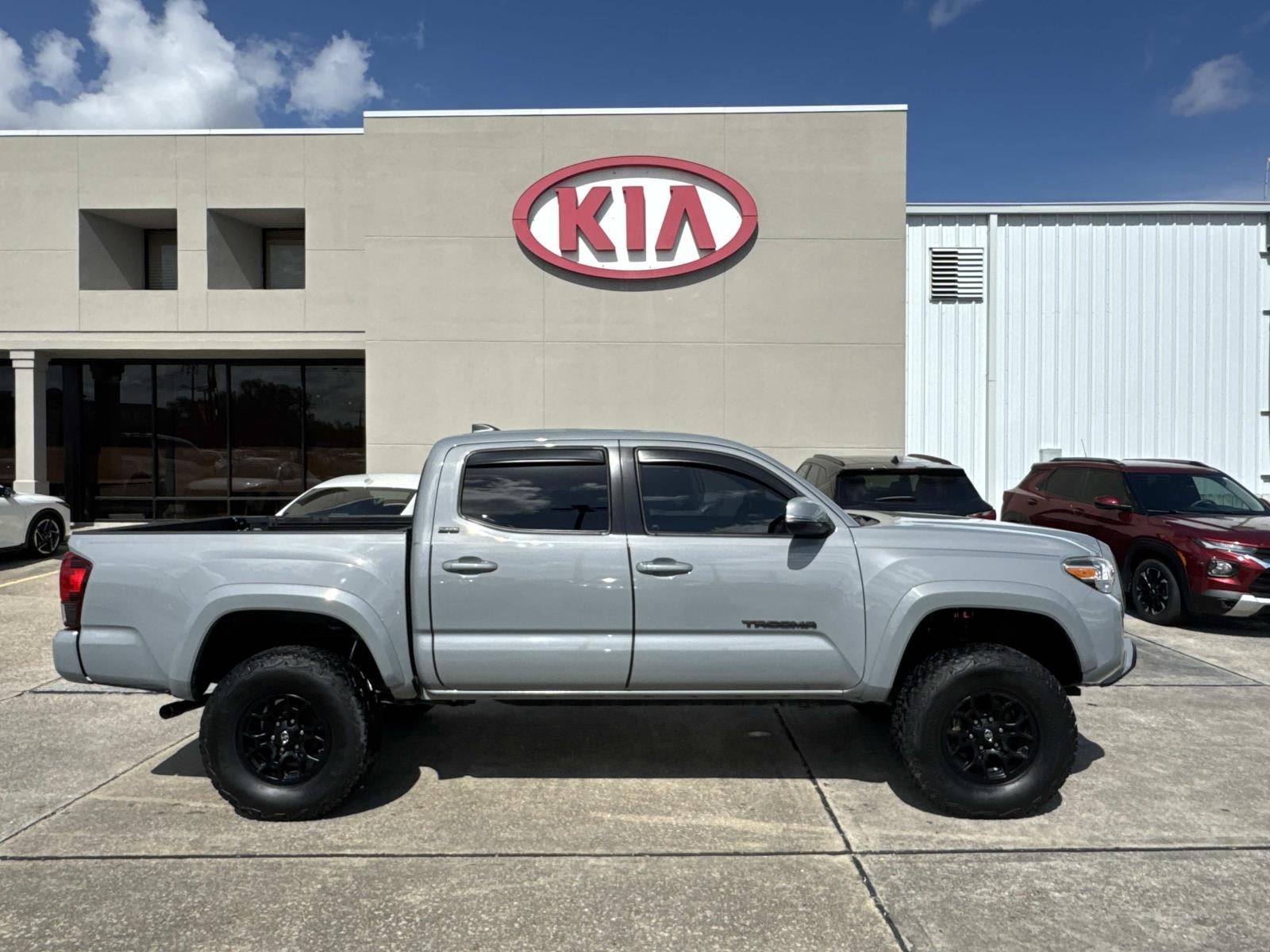 2020 Toyota Tacoma 2WD SR5 Double Cab 5' Bed V6 AT (Natl)