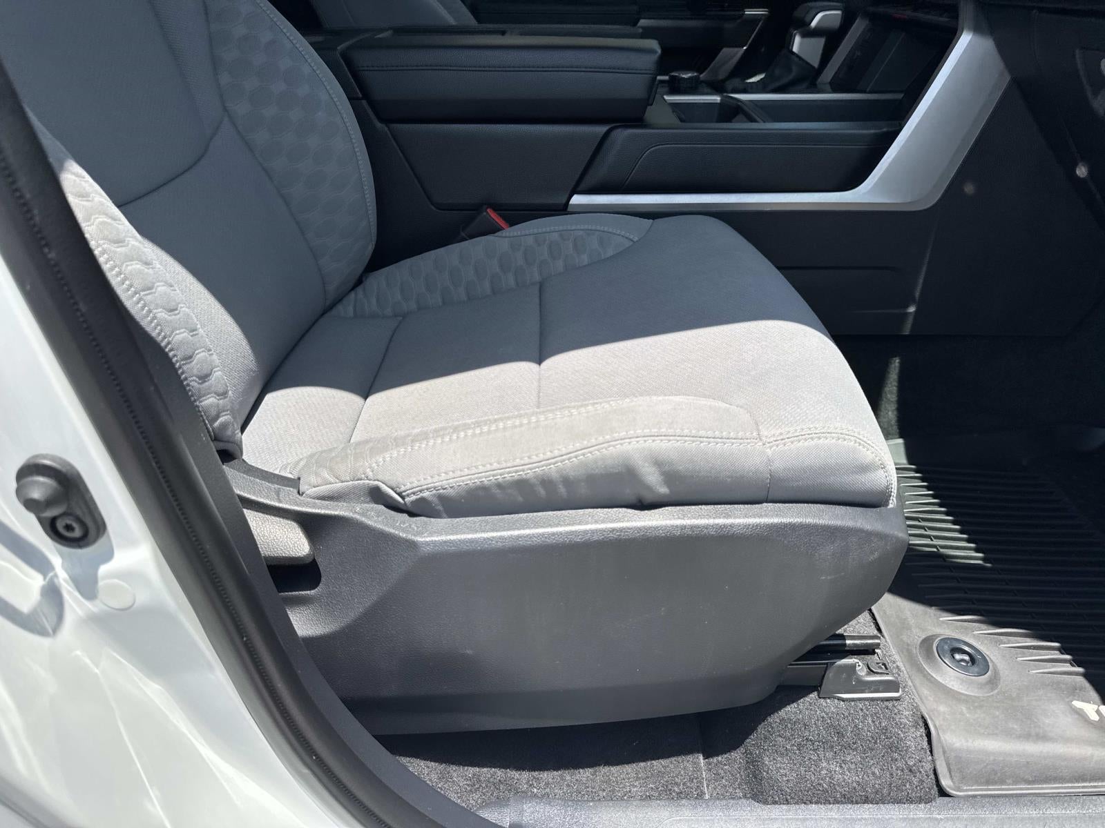 2022 Toyota Tundra 4WD SR5 CrewMax 5.5' Bed (Natl)
