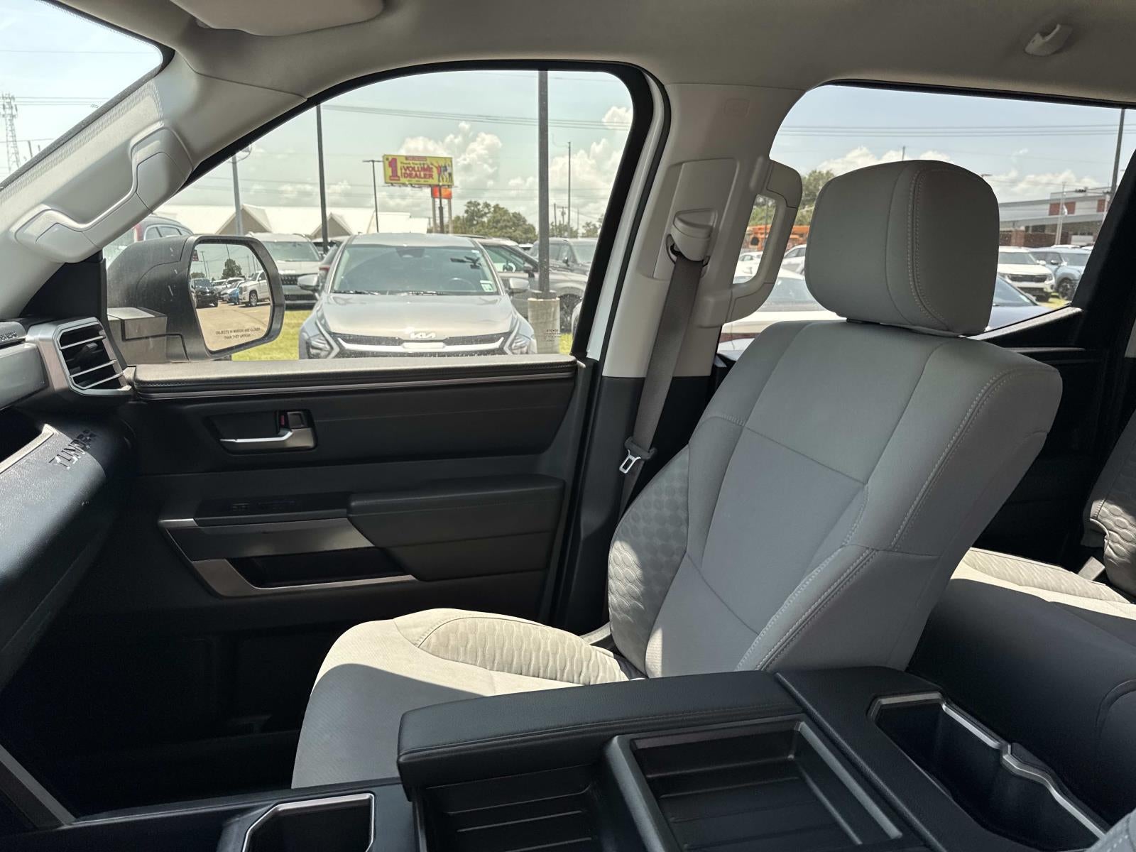 2022 Toyota Tundra 4WD SR5 CrewMax 5.5' Bed (Natl)
