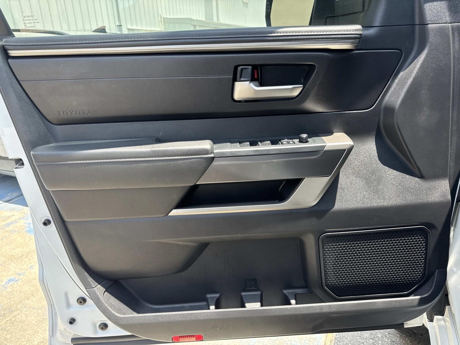2022 Toyota Tundra 4WD SR5 CrewMax 5.5' Bed (Natl)