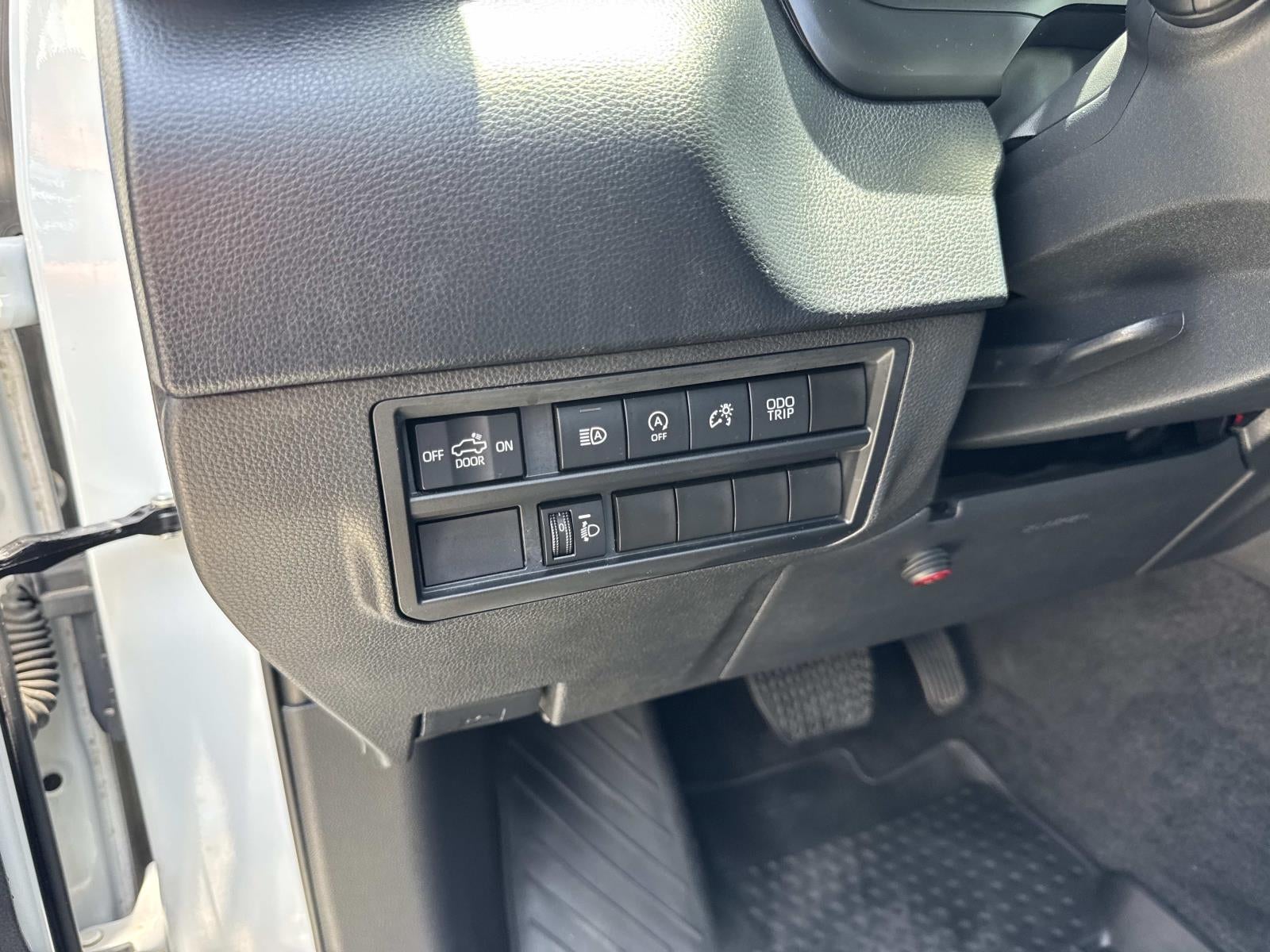 2022 Toyota Tundra 4WD SR5 CrewMax 5.5' Bed (Natl)