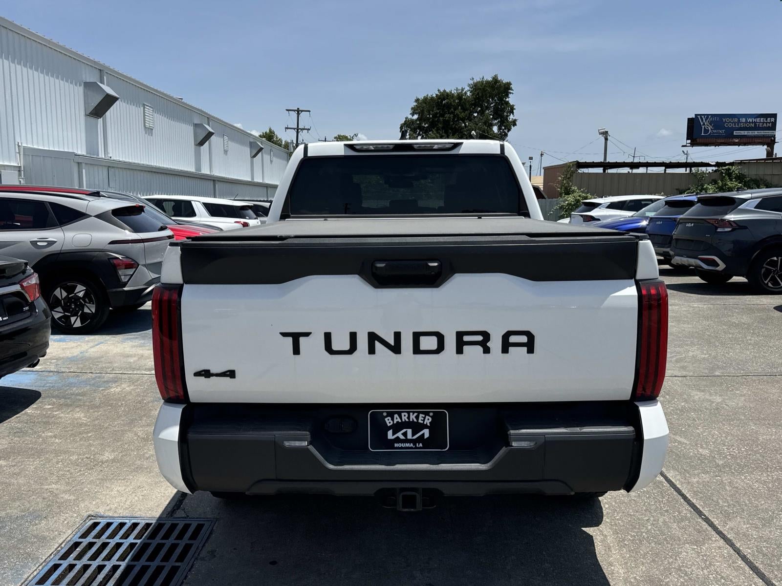 2022 Toyota Tundra 4WD SR5 CrewMax 5.5' Bed (Natl)