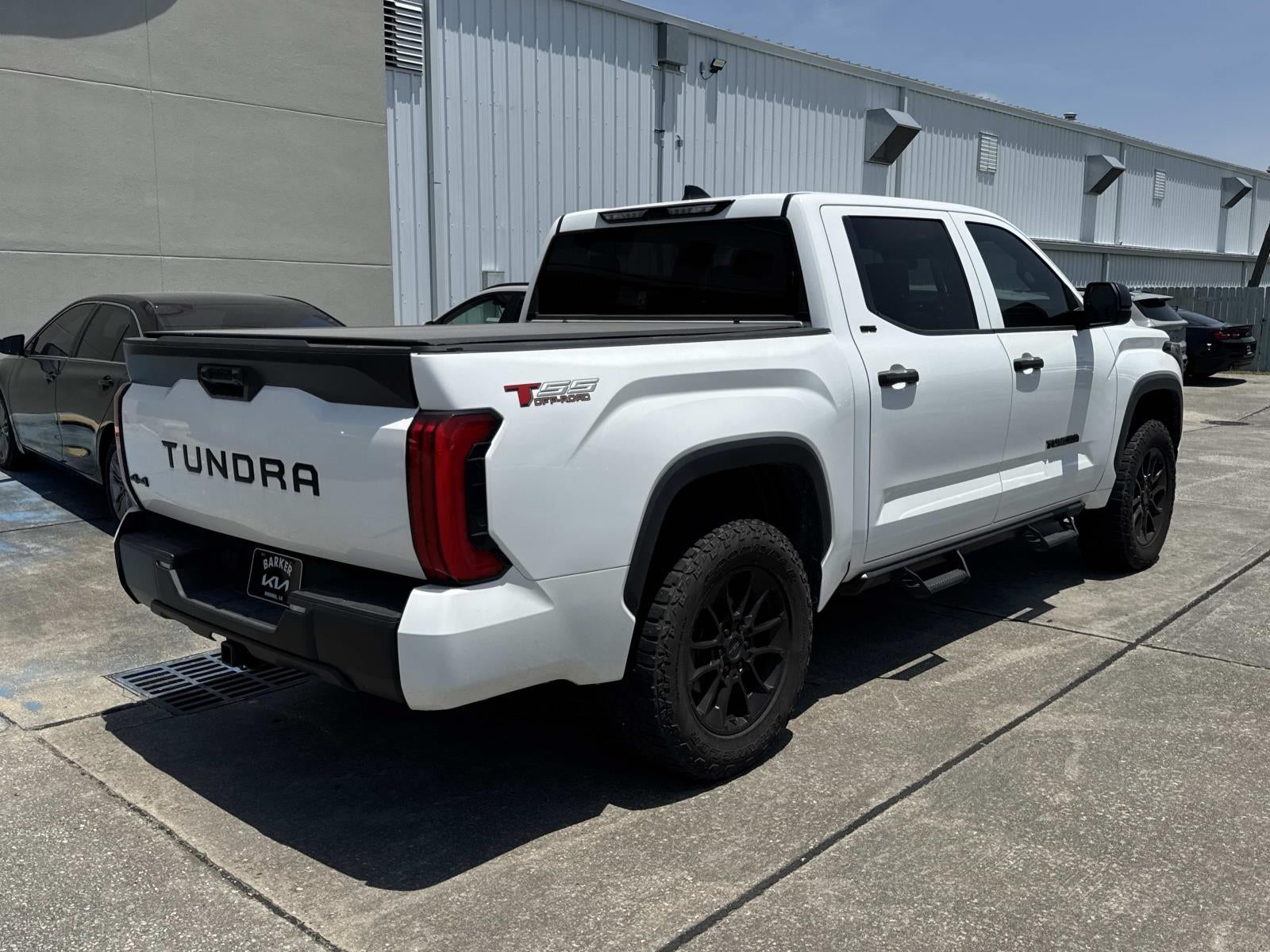 2022 Toyota Tundra 4WD SR5 CrewMax 5.5' Bed (Natl)