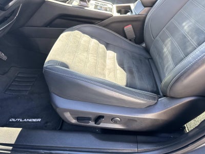 2022 Mitsubishi Outlander SE FWD *Ltd Avail*