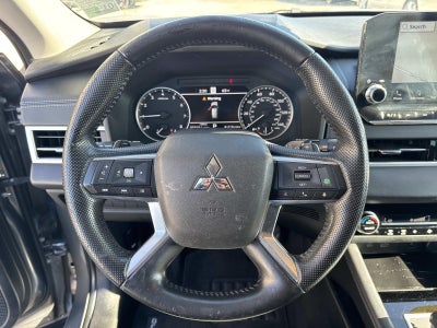 2022 Mitsubishi Outlander SE FWD *Ltd Avail*