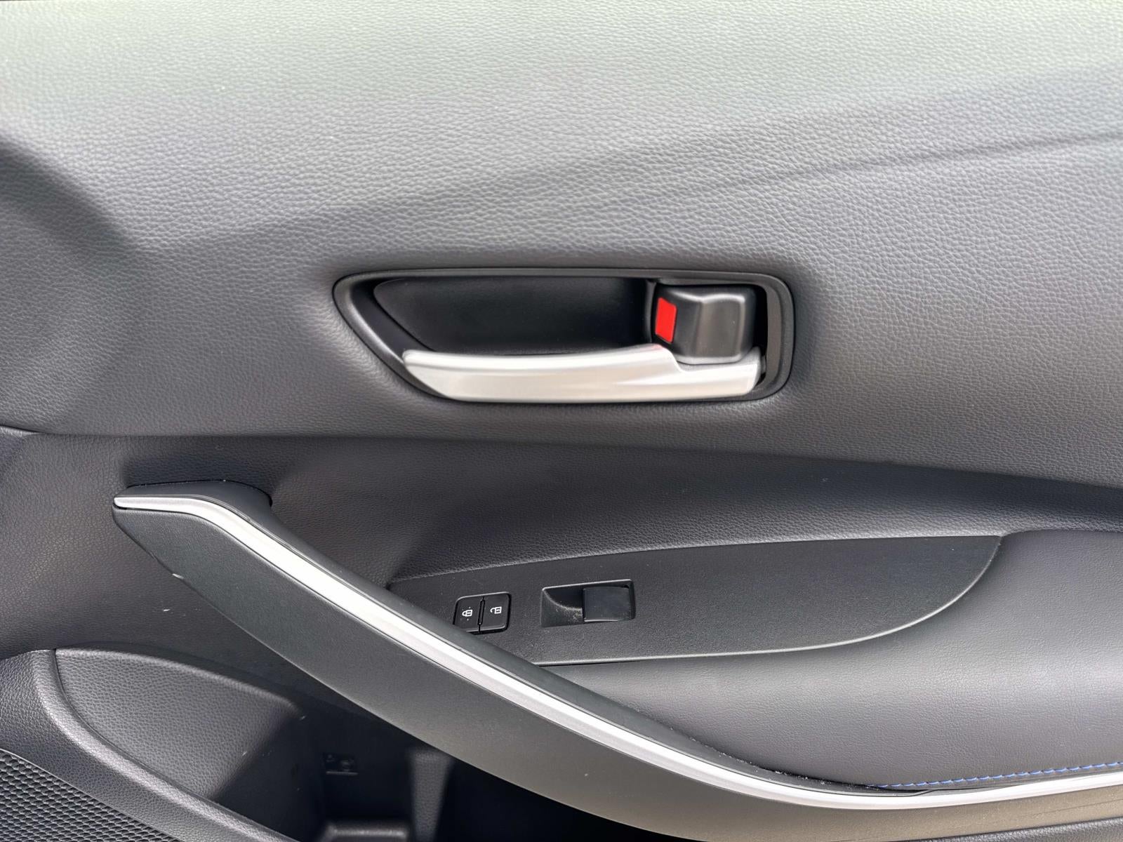 2022 Toyota Corolla SE Nightshade CVT (Natl)