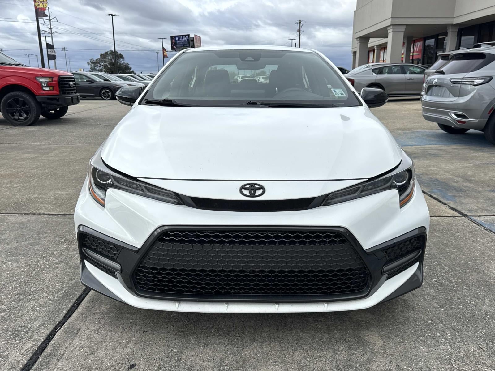 2022 Toyota Corolla SE Nightshade CVT (Natl)