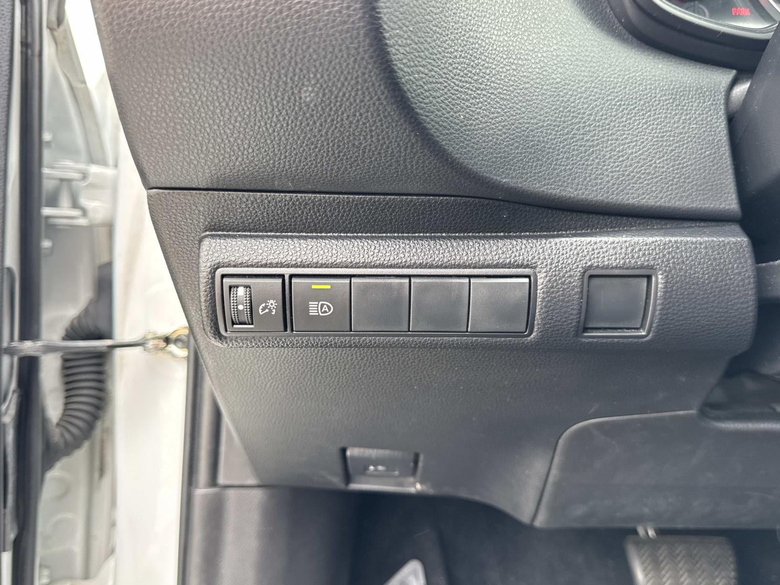 2022 Toyota Corolla SE Nightshade CVT (Natl)