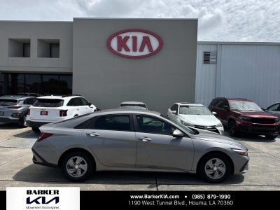 2024 Hyundai Elantra SE IVT