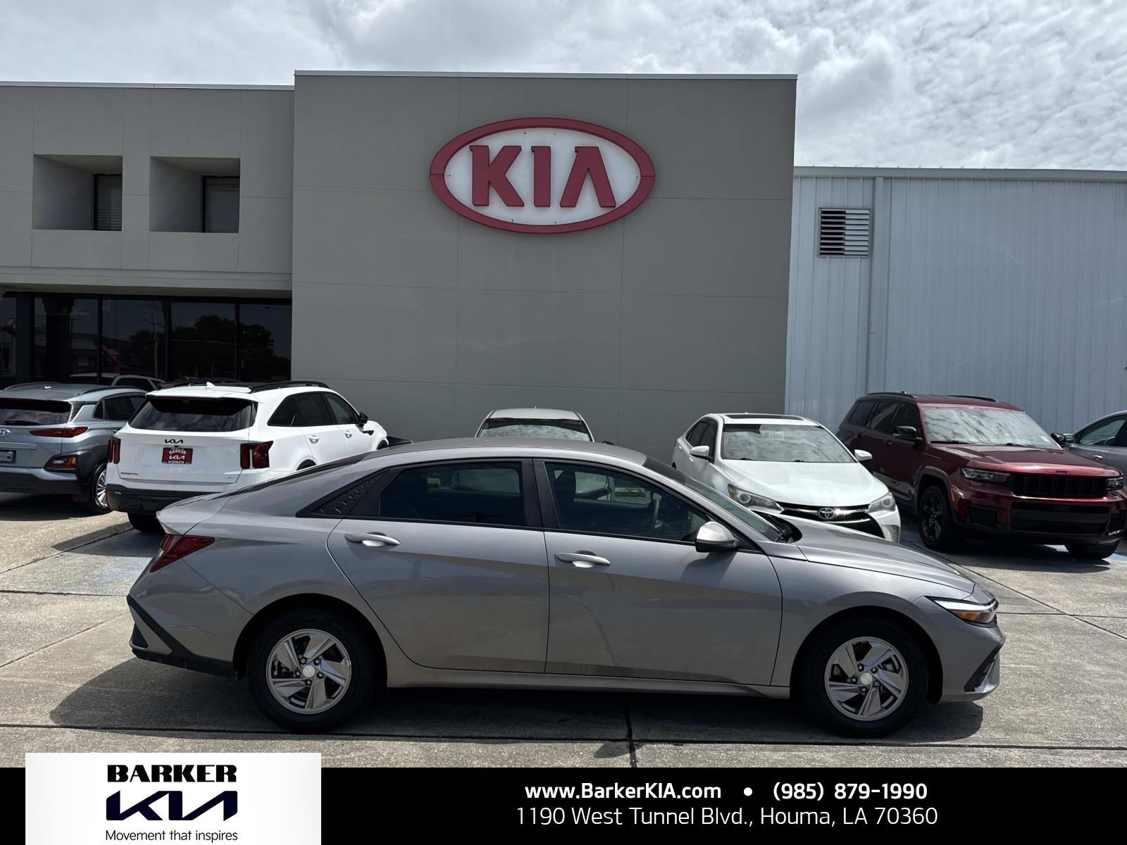 2024 Hyundai Elantra SE IVT