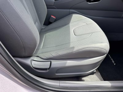 2024 Hyundai Elantra SE IVT