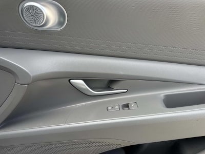 2024 Hyundai Elantra SE IVT