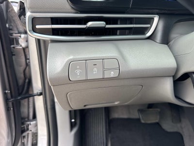 2024 Hyundai Elantra SE IVT
