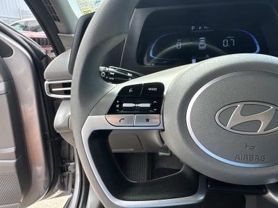 2024 Hyundai Elantra SE IVT