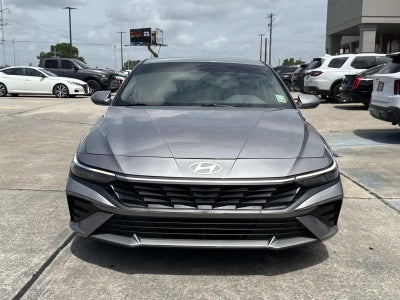 2024 Hyundai Elantra SE IVT