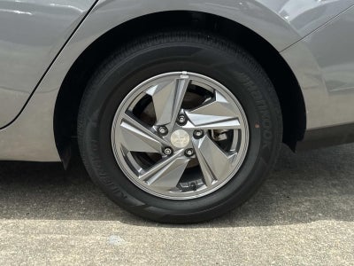 2024 Hyundai Elantra SE IVT