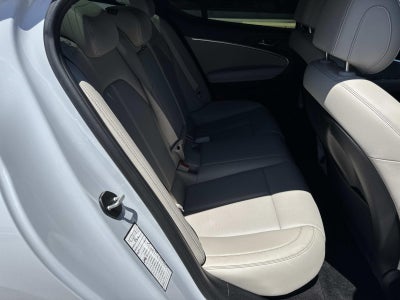 2022 Genesis G70 2.0T RWD