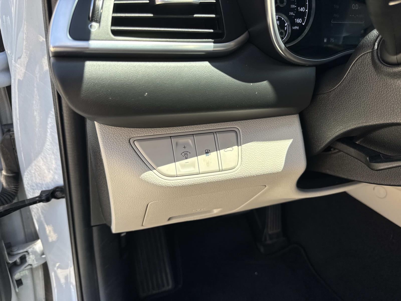 2022 Genesis G70 2.0T RWD