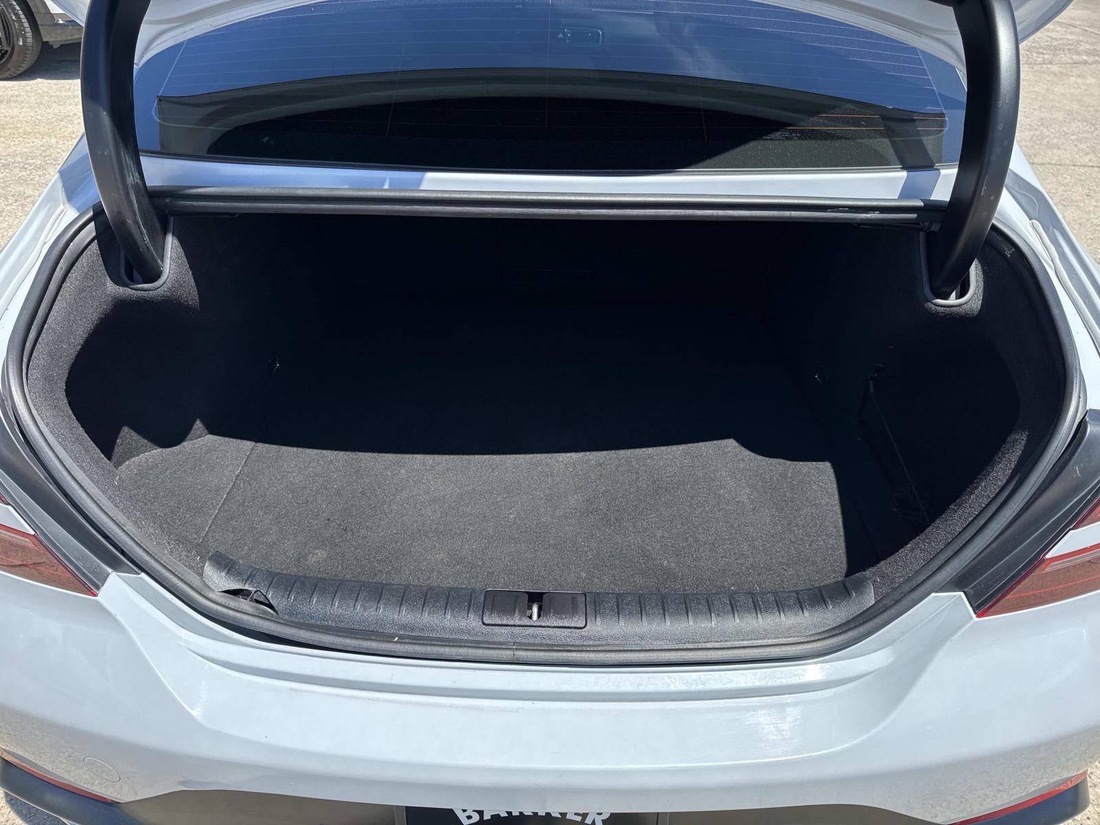 2022 Genesis G70 2.0T RWD