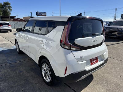 2023 Kia Soul S IVT