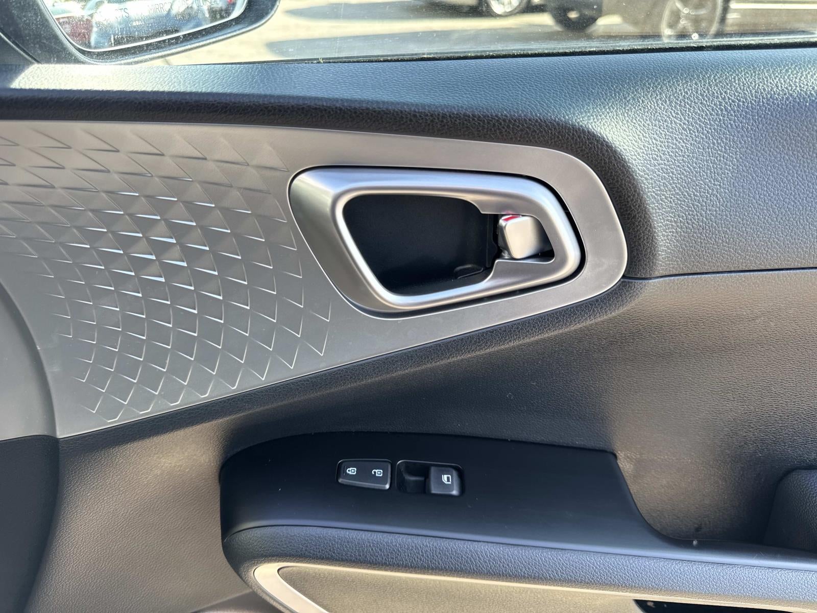 2023 Kia Soul LX IVT