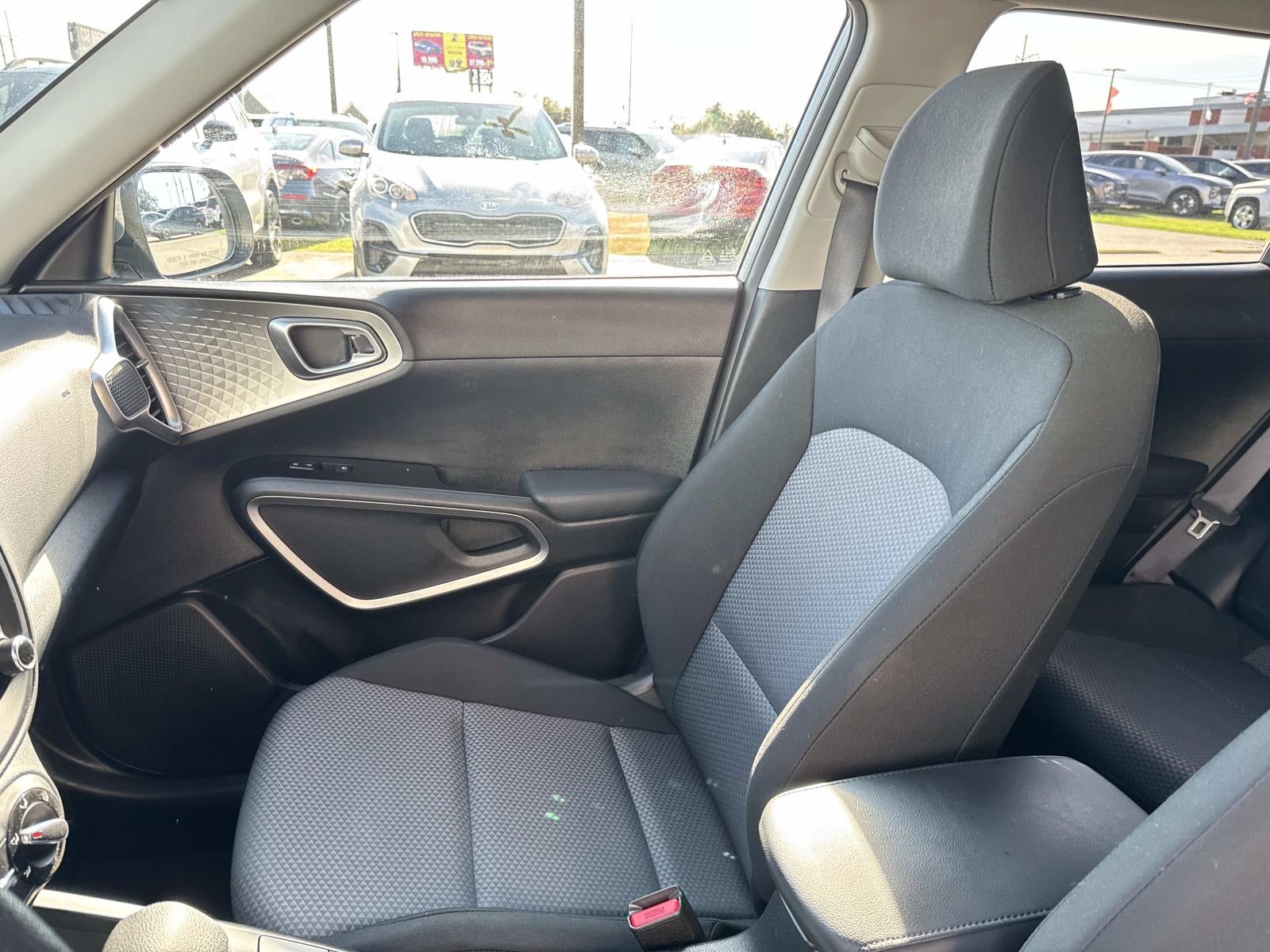 2023 Kia Soul LX IVT