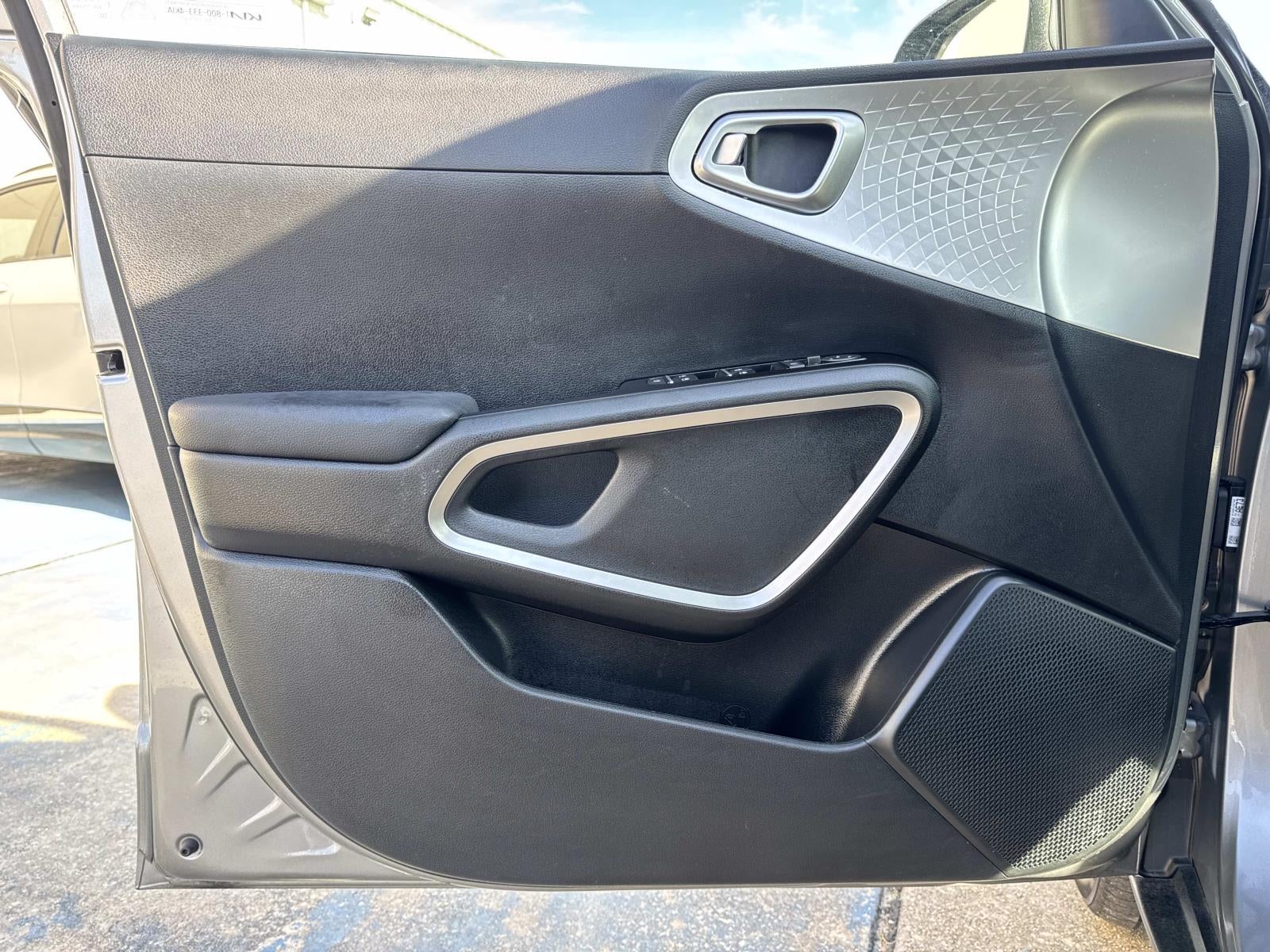 2023 Kia Soul LX IVT