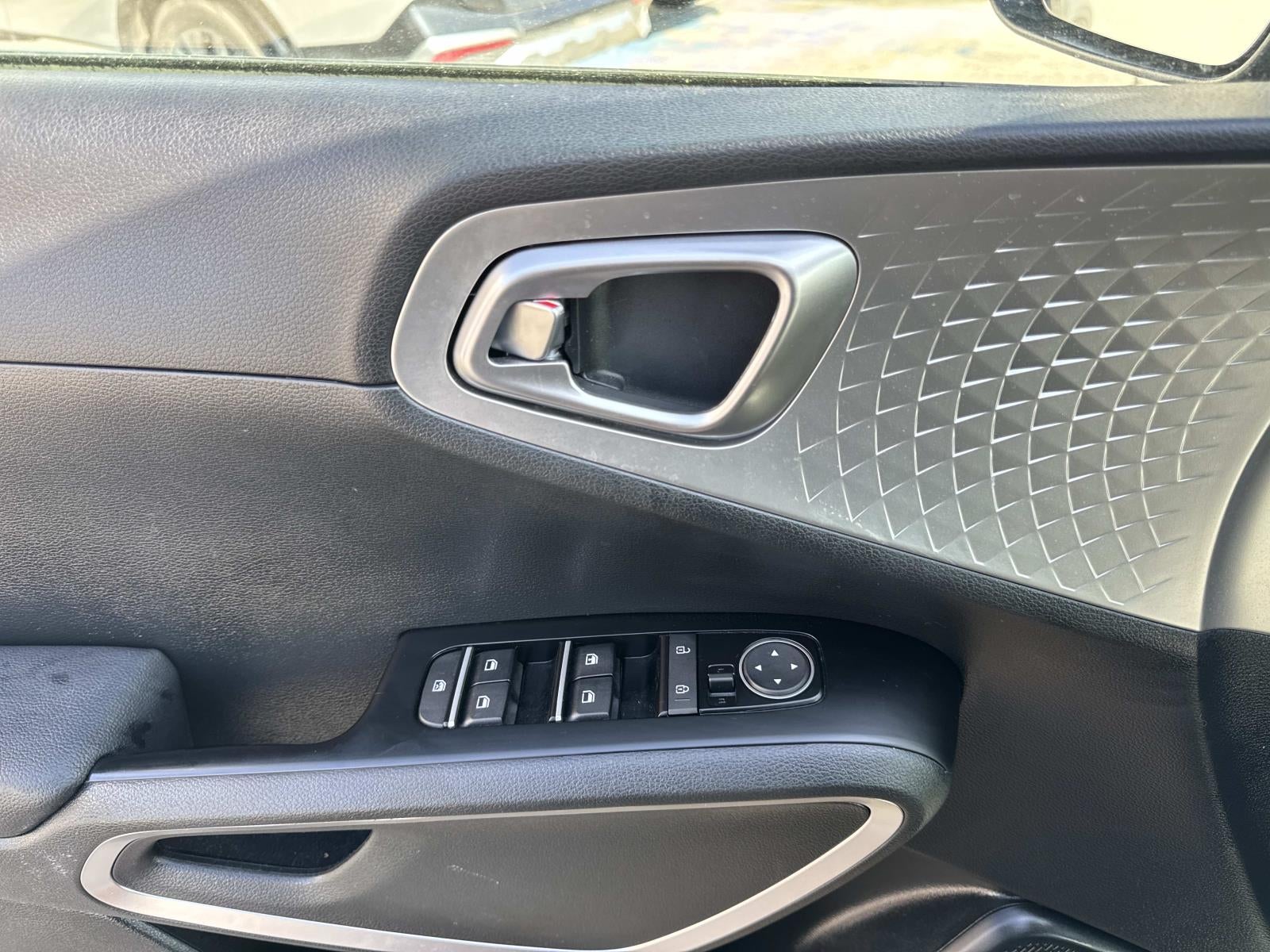 2023 Kia Soul LX IVT