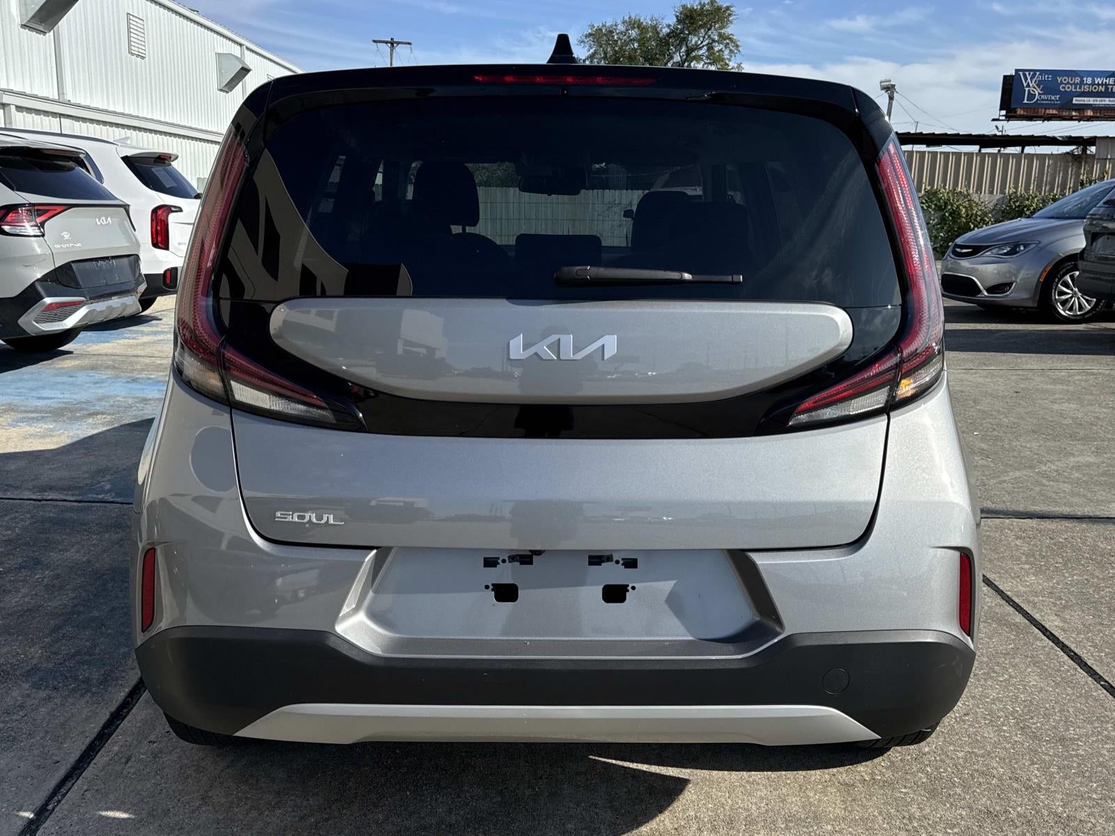 2023 Kia Soul LX IVT