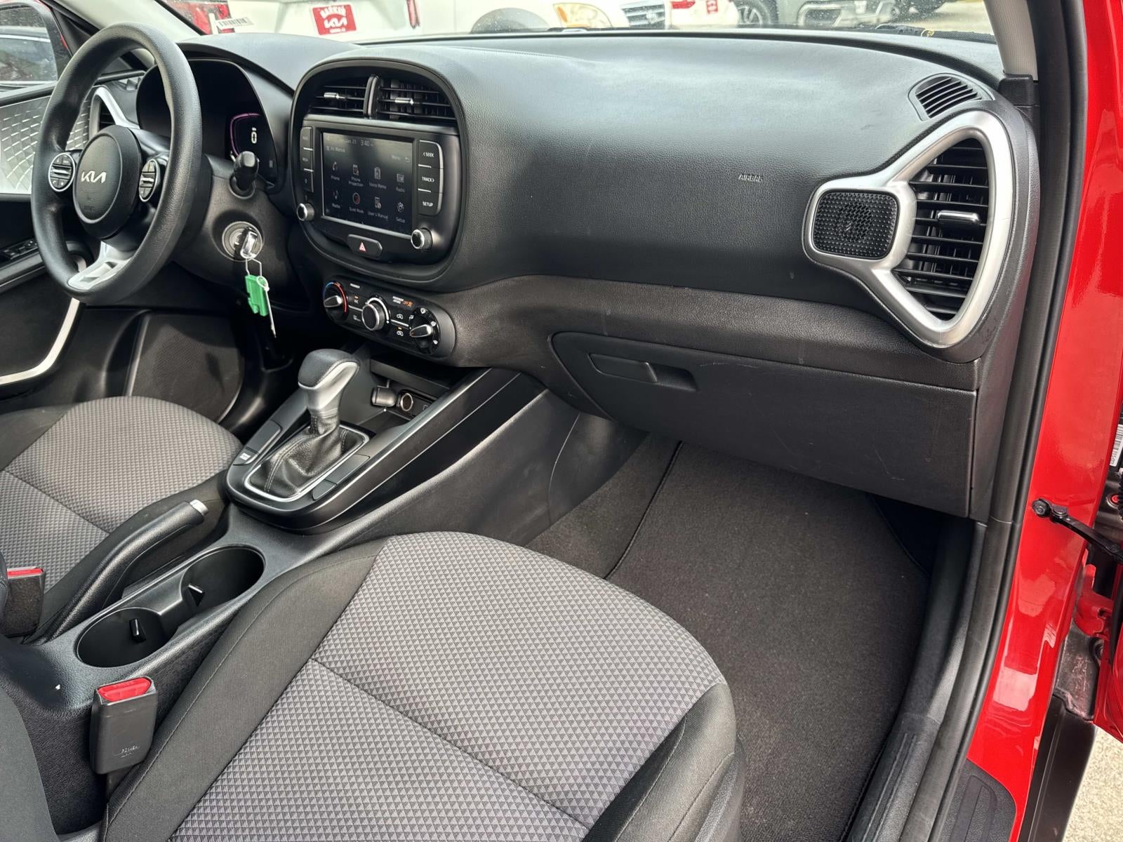 2024 Kia Soul LX IVT