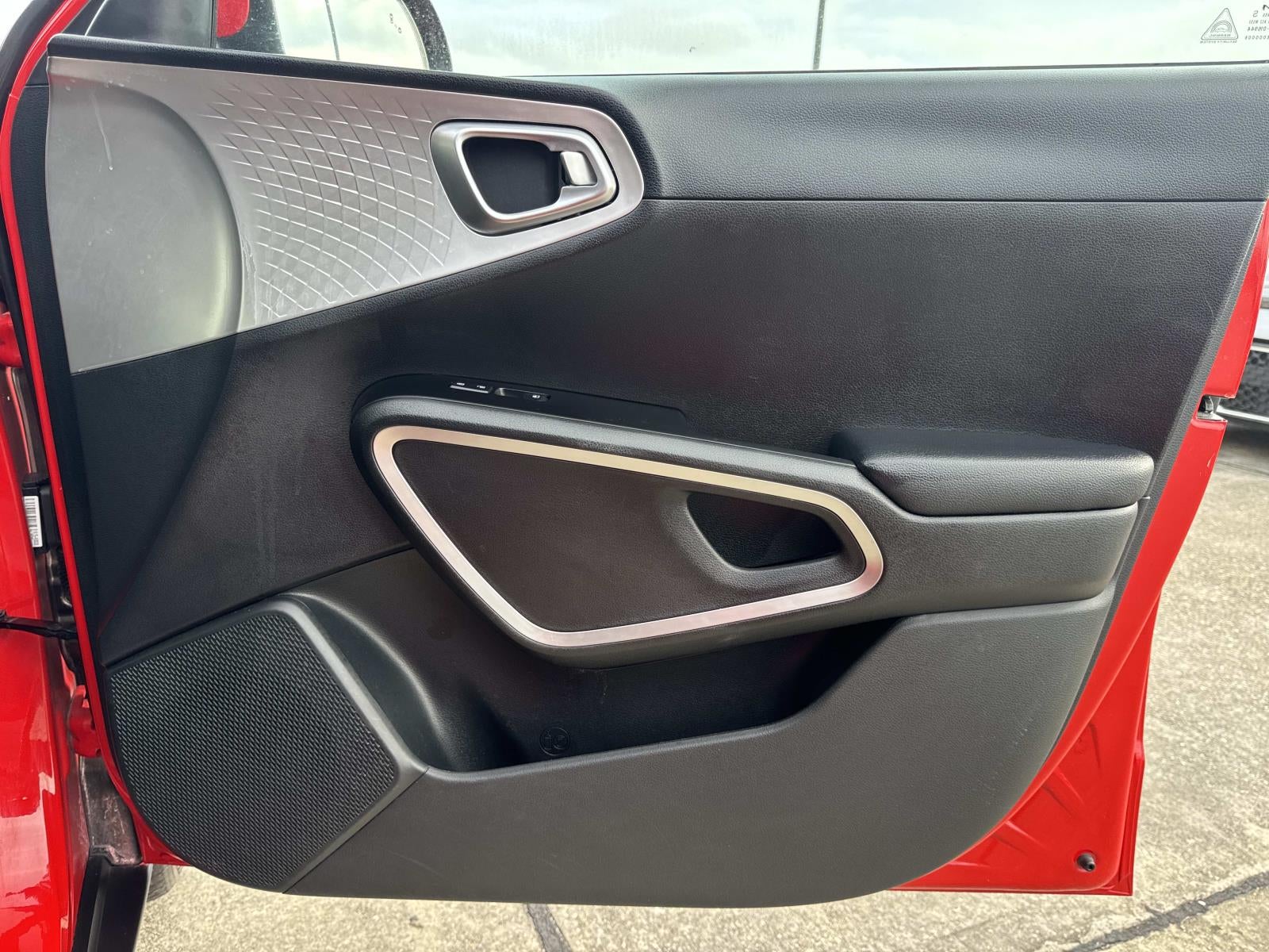 2024 Kia Soul LX IVT