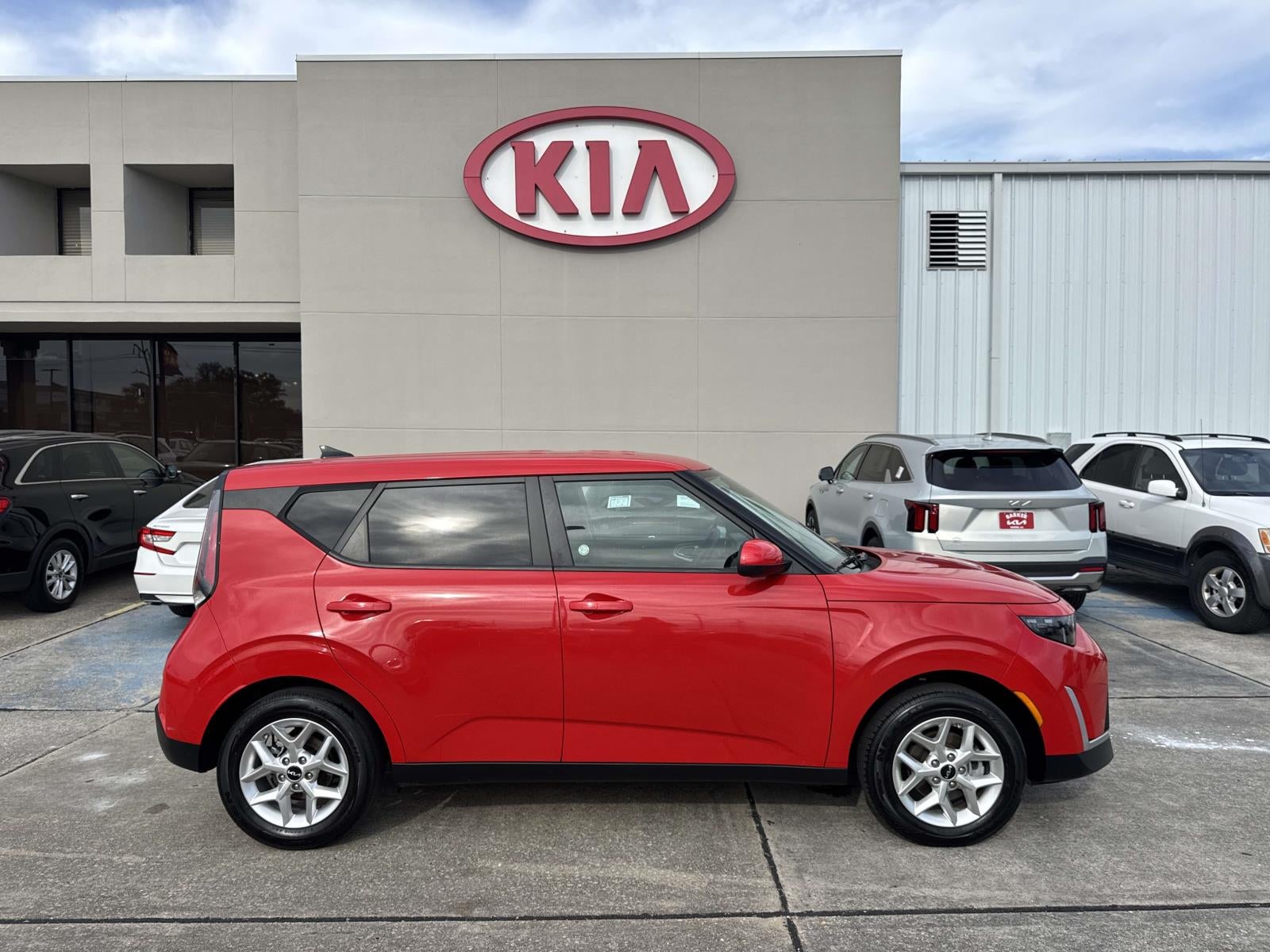 2024 Kia Soul LX IVT